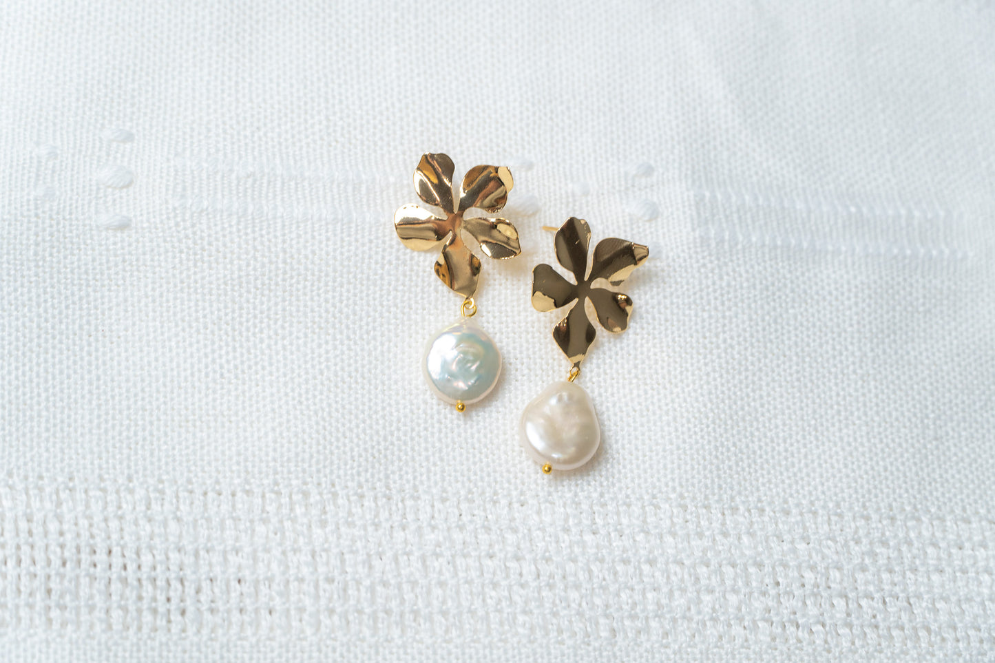 Twist Flower Pearl Earrings