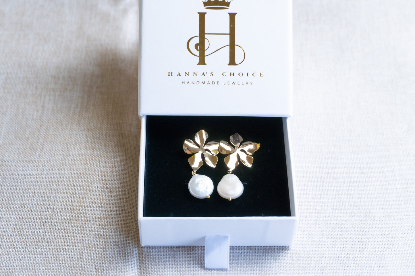 Twist Flower Pearl Earrings