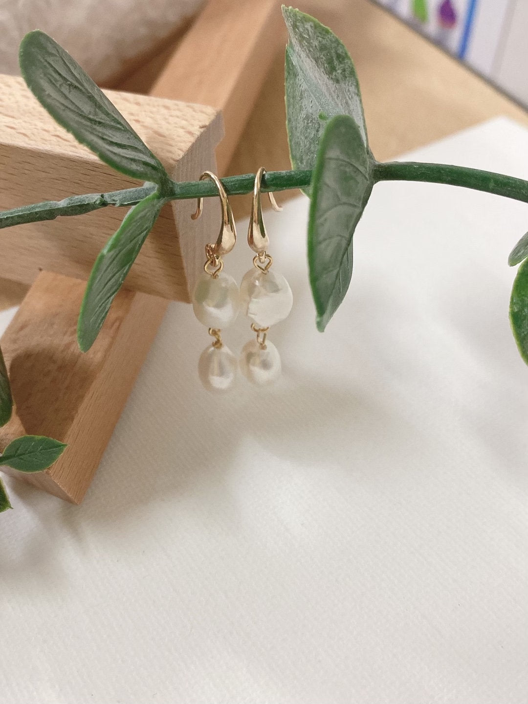 Baroque freshwater pearl dangle earrings