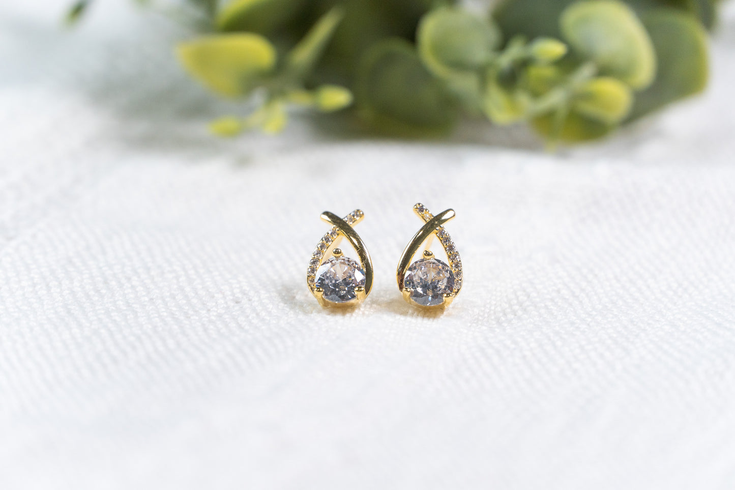 Teardrop Cubic zircon stud