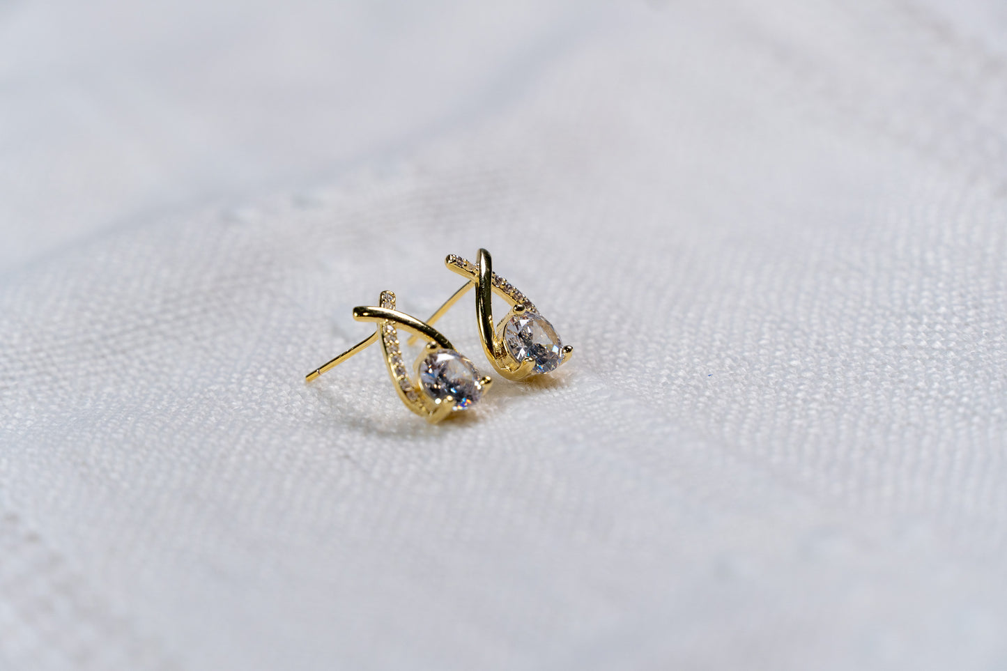 Teardrop Cubic zircon stud