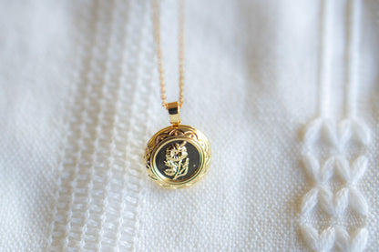 Flower Circle Locket Pendent necklace