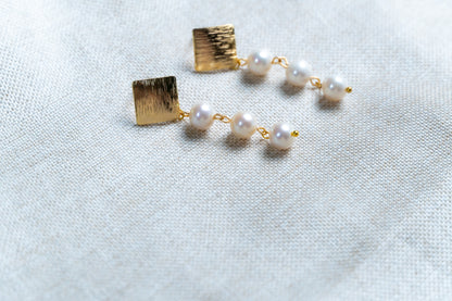 Rhombus Stud Pearl Drop