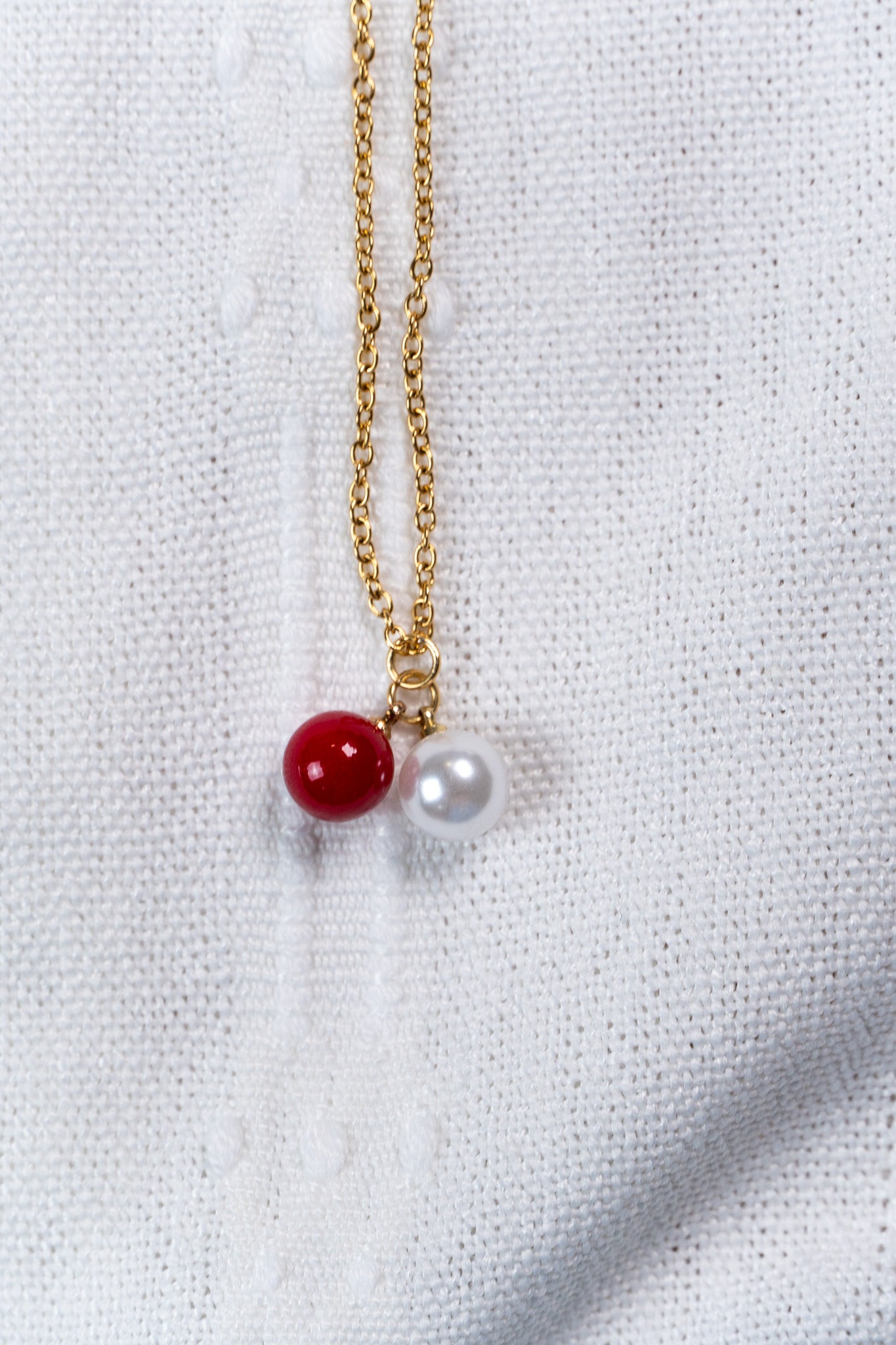 Red & White Pearl Necklace