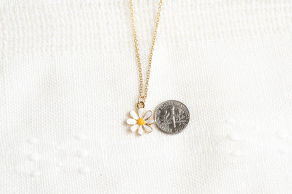White Daisy Flower Necklace