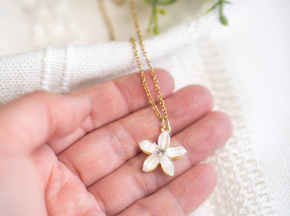 White flower Rhinestone Necklace