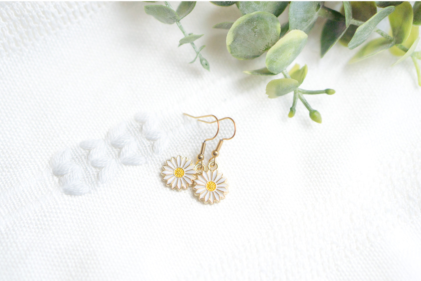 Spring Daisy Flower Earrings