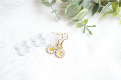 Spring Daisy Flower Earrings