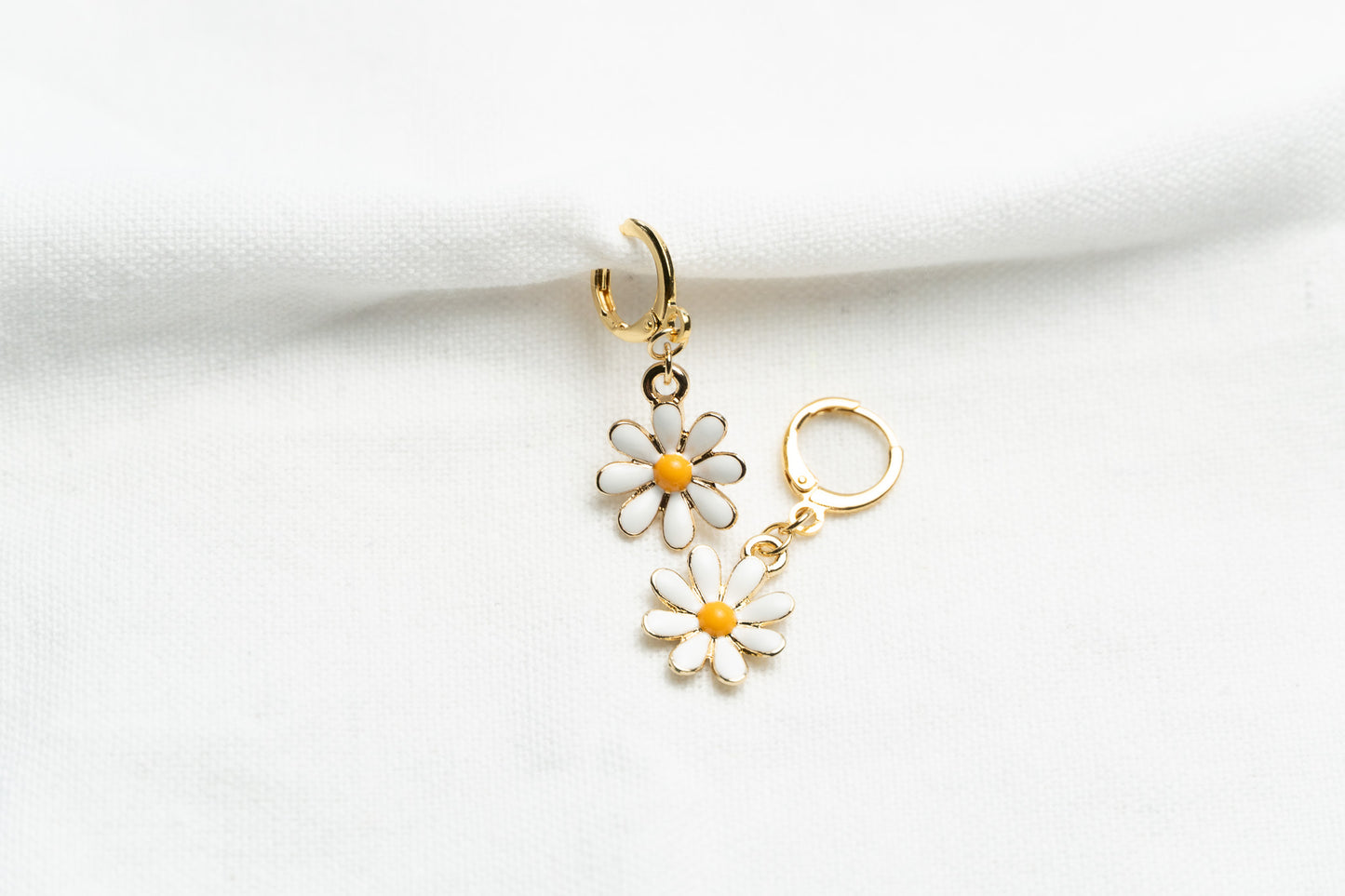 Spring Daisy Flower Earrings