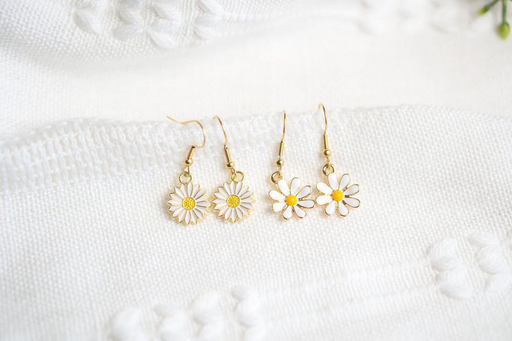 Spring Daisy Flower Earrings