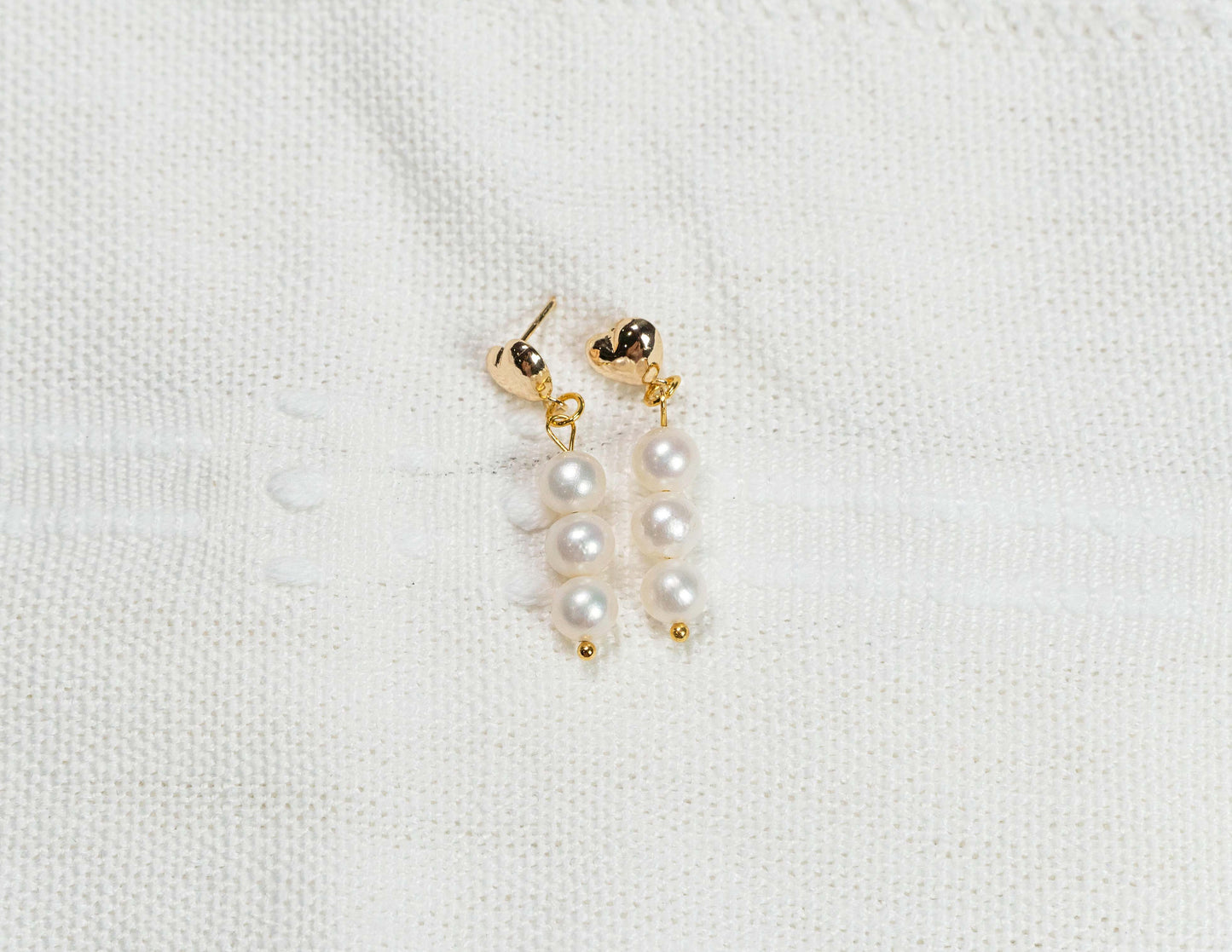 Heart Stud Three Pearls Earrings