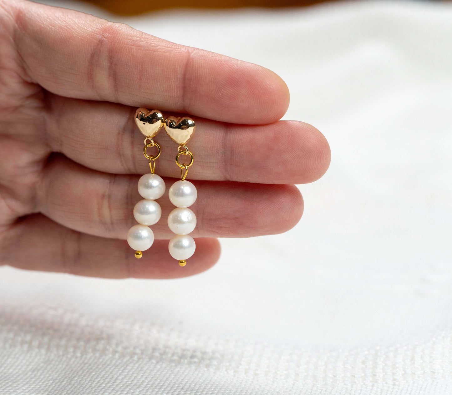 Heart Stud Three Pearls Earrings