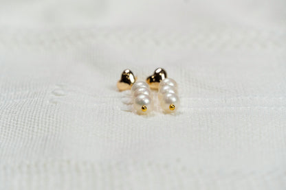 Heart Stud Three Pearls Earrings