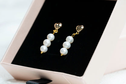 Heart Stud Three Pearls Earrings