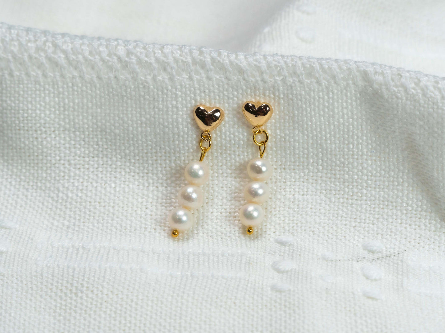 Heart Stud Three Pearls Earrings