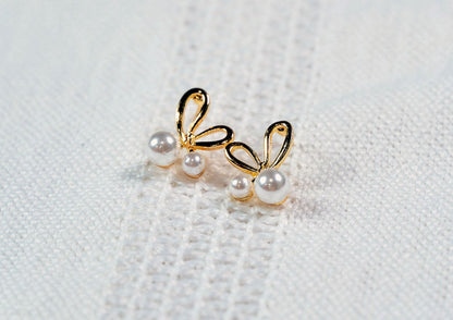 Cute Dainty Pearl Stud