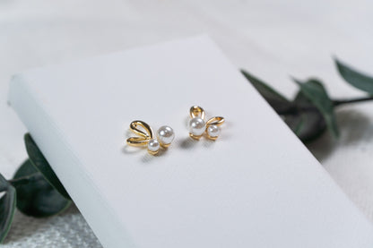 Cute Dainty Pearl Stud