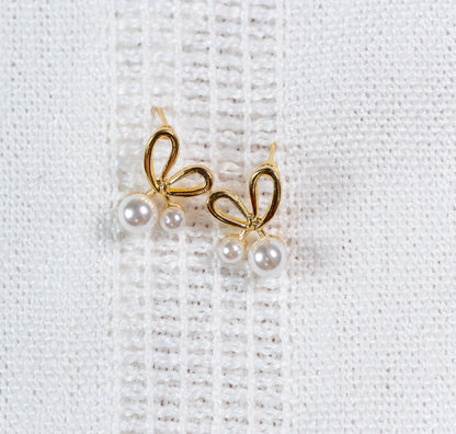 Cute Dainty Pearl Stud